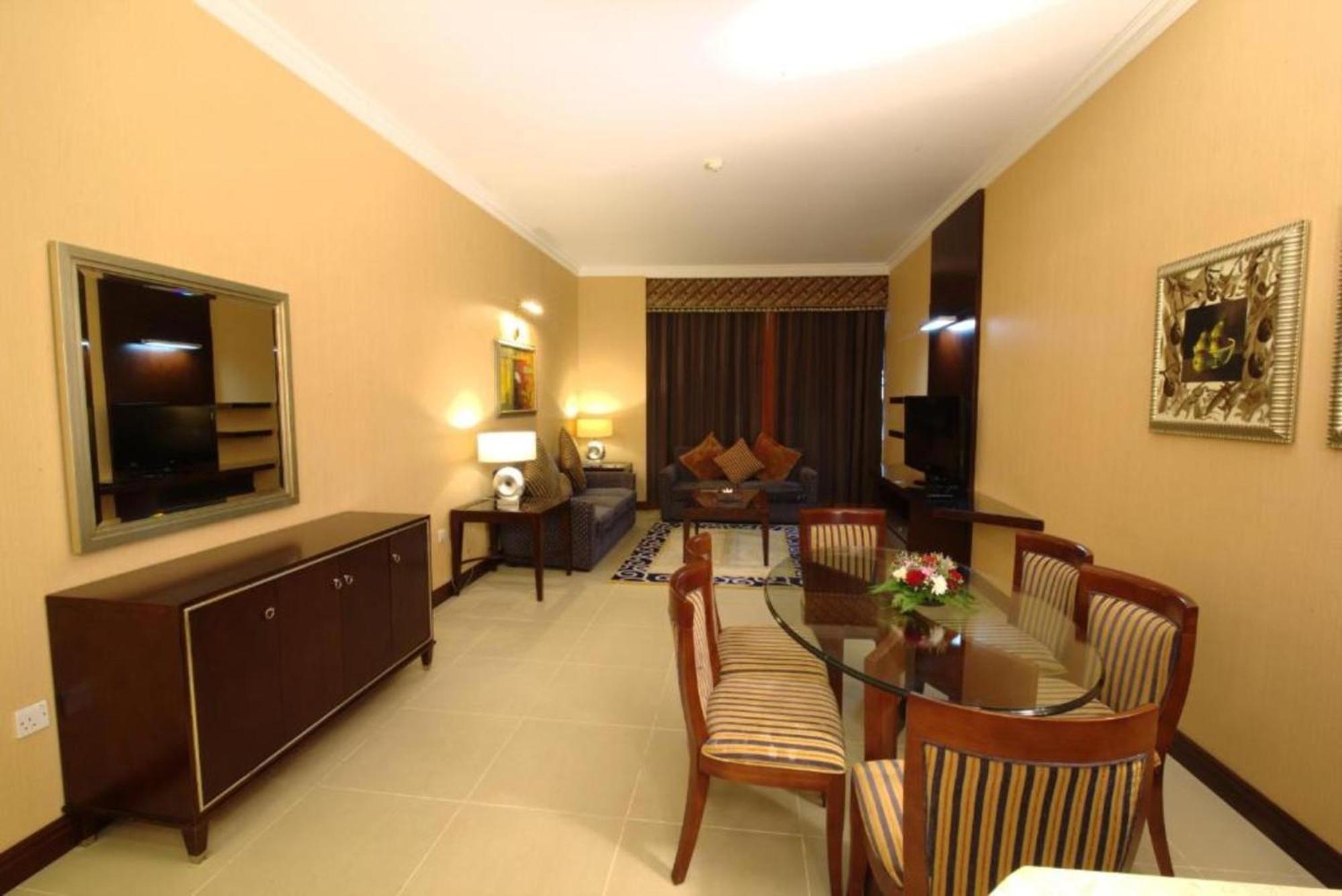 Concorde Hotel Near Exhibition Center By Palette Resorts ฟูไจราห์ ภายนอก รูปภาพ