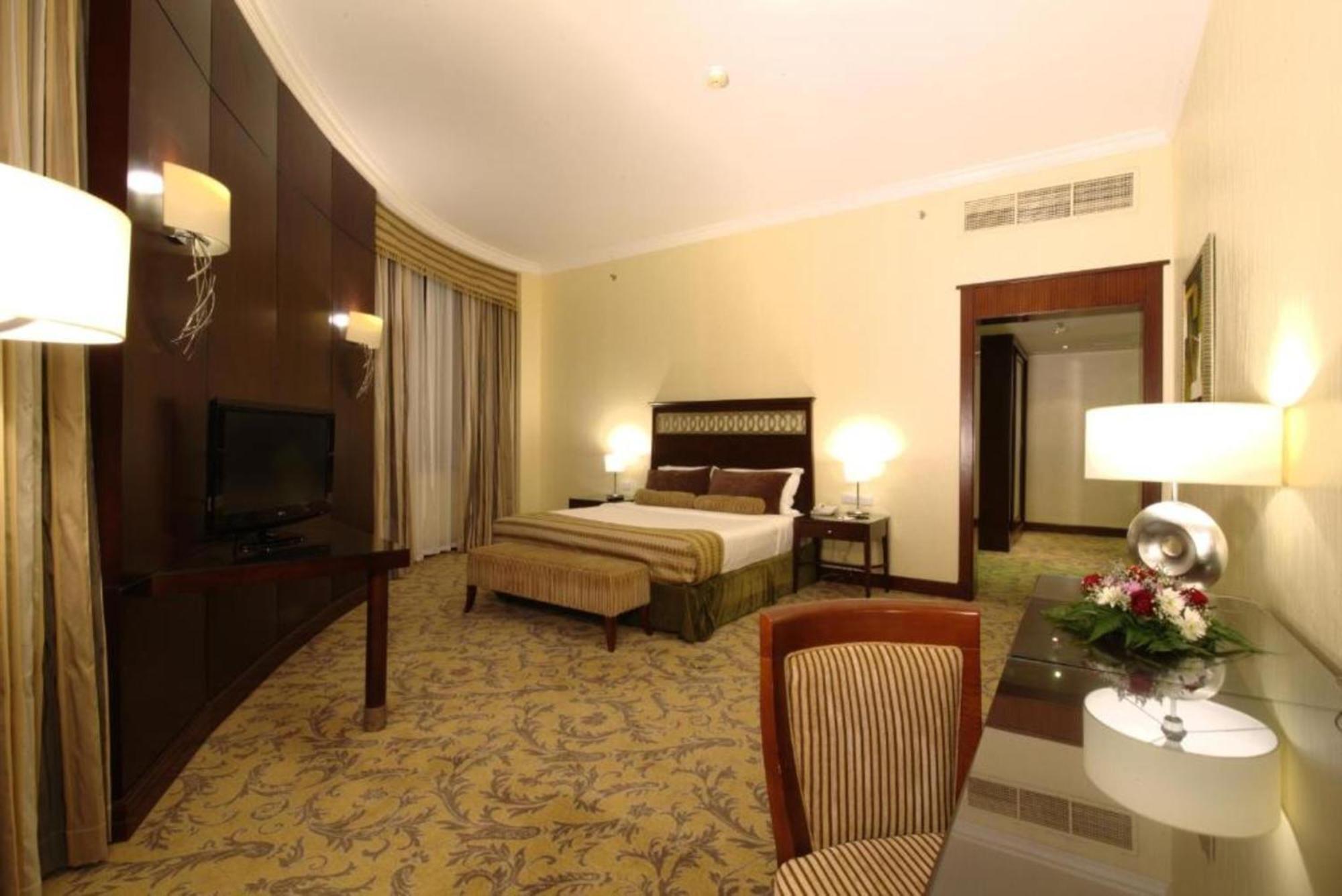 Concorde Hotel Near Exhibition Center By Palette Resorts ฟูไจราห์ ภายนอก รูปภาพ