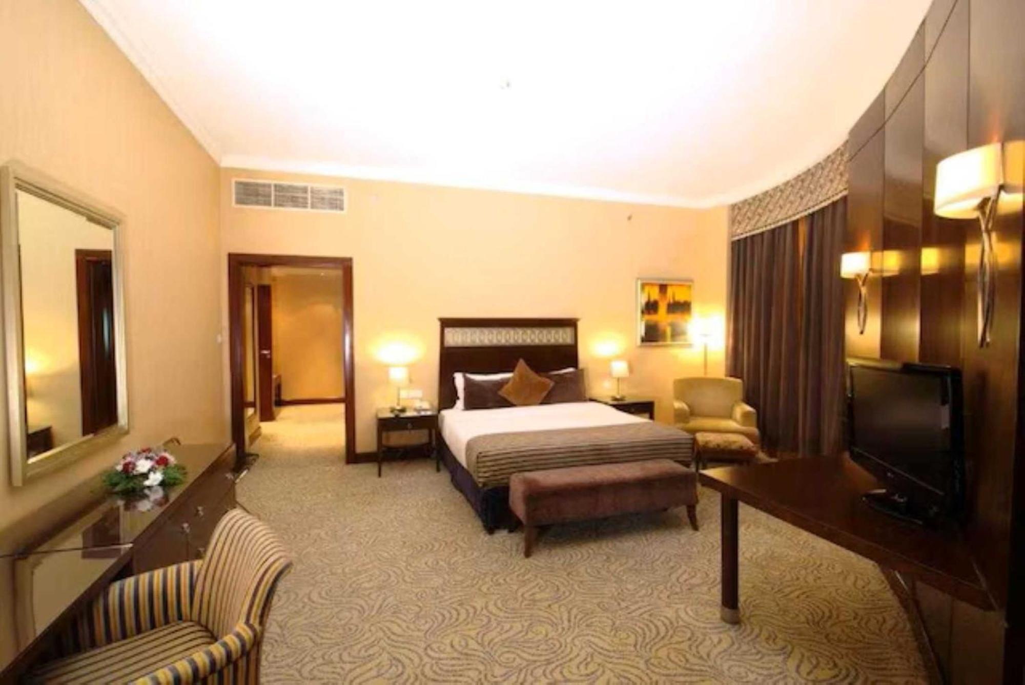 Concorde Hotel Near Exhibition Center By Palette Resorts ฟูไจราห์ ภายนอก รูปภาพ